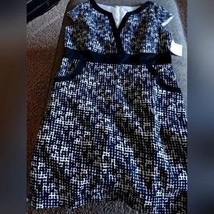 Liz Claiborne Black and White dress with Pockets! Size 16 NWT